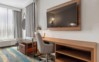 La Quinta Inn & Suites by Wyndham La Habra