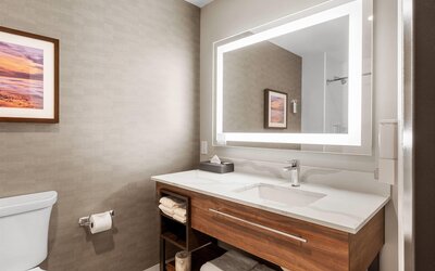 La Quinta Inn & Suites by Wyndham La Habra