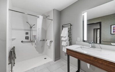 La Quinta Inn & Suites by Wyndham La Habra