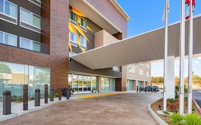 La Quinta Inn & Suites by Wyndham La Habra