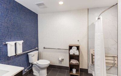 DoubleTree by Hilton Pomona