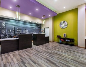 La Quinta Inn & Suites by Wyndham Pomona