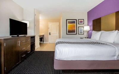 La Quinta Inn & Suites by Wyndham Pomona