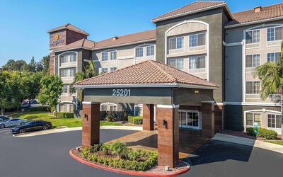 La Quinta Inn & Suites by Wyndham Santa Clarita - Valencia