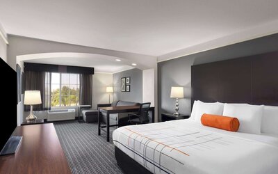 La Quinta Inn & Suites by Wyndham Santa Clarita - Valencia