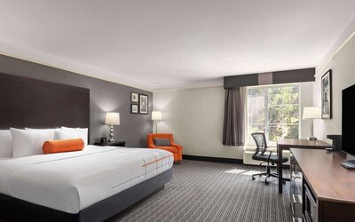 La Quinta Inn & Suites by Wyndham Santa Clarita - Valencia