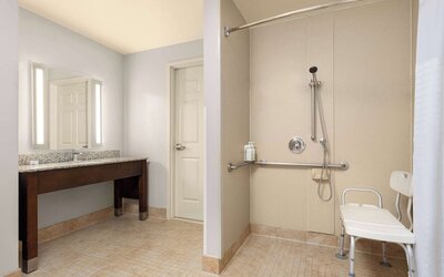 La Quinta Inn & Suites by Wyndham Santa Clarita - Valencia