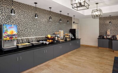 La Quinta Inn & Suites by Wyndham Santa Clarita - Valencia