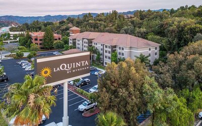 La Quinta Inn & Suites by Wyndham Santa Clarita - Valencia