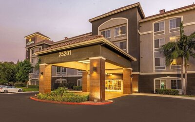 La Quinta Inn & Suites by Wyndham Santa Clarita - Valencia