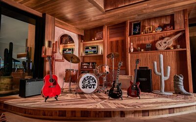 HOLLYWOOD VOLUME, a Tribute Portfolio Hotel