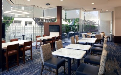 Courtyard by Marriott Los Angeles LAX/Century Boulevard