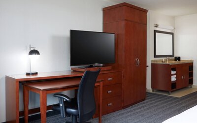 Courtyard by Marriott Los Angeles LAX/Century Boulevard