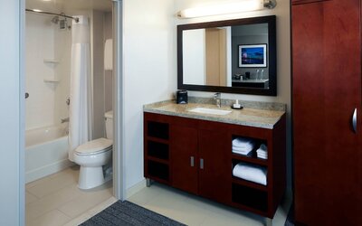 Courtyard by Marriott Los Angeles LAX/Century Boulevard