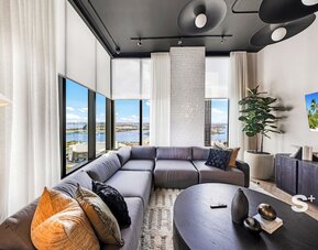 Heart of Downtown-1BR with Skyline Views