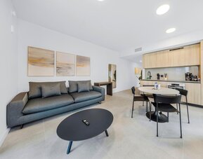Heart of Downtown-1BR with Skyline Views