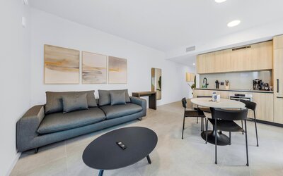 Heart of Downtown-1BR with Skyline Views