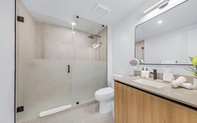 Heart of Downtown-1BR with Skyline Views