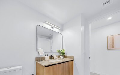 Heart of Downtown-1BR with Skyline Views