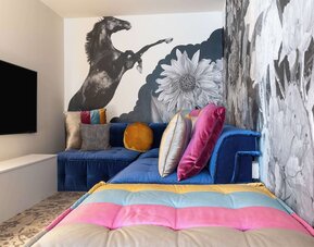The Wayfarer Downtown LA, Tapestry Collection by Hilton