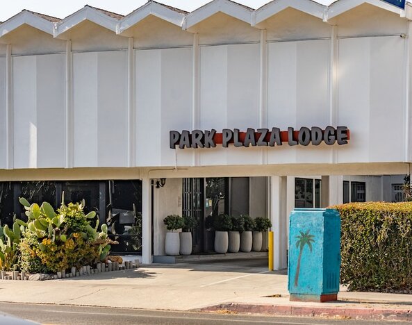 Park Plaza Lodge Hotel