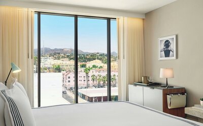 The Hollywood Grande, Autograph Collection