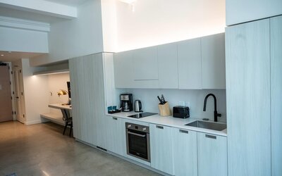 Reside Craftsman Los Angeles, a Wyndham Residence