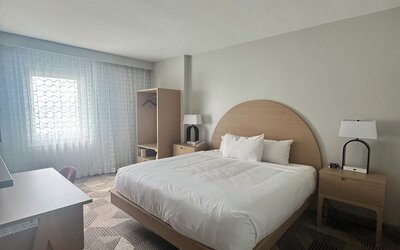 Standard Room, 1 King Bed