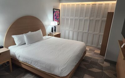 Standard Room, 1 Queen Bed