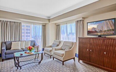 Omni Los Angeles Hotel at California Plaza