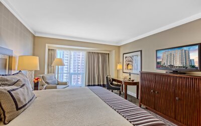 Omni Los Angeles Hotel at California Plaza