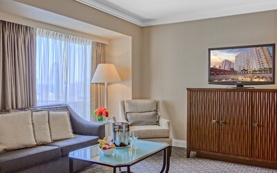 Omni Los Angeles Hotel at California Plaza