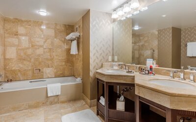 Omni Los Angeles Hotel at California Plaza