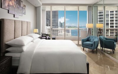 DoubleTree by Hilton Grand Hotel Biscayne Bay
