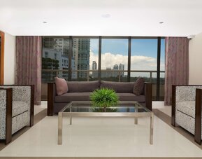 DoubleTree by Hilton Grand Hotel Biscayne Bay