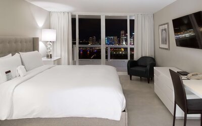 DoubleTree by Hilton Grand Hotel Biscayne Bay