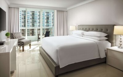 DoubleTree by Hilton Grand Hotel Biscayne Bay