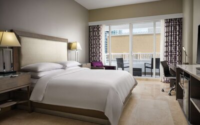 DoubleTree by Hilton Grand Hotel Biscayne Bay