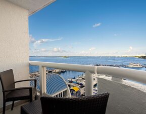 DoubleTree by Hilton Grand Hotel Biscayne Bay