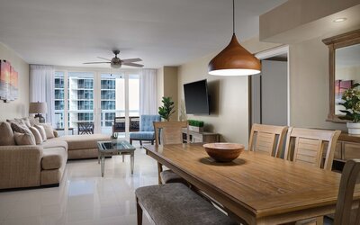 DoubleTree by Hilton Grand Hotel Biscayne Bay