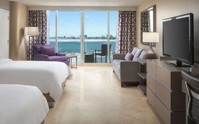 DoubleTree by Hilton Grand Hotel Biscayne Bay