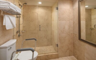 DoubleTree by Hilton Grand Hotel Biscayne Bay