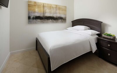DoubleTree by Hilton Grand Hotel Biscayne Bay