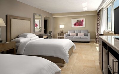 DoubleTree by Hilton Grand Hotel Biscayne Bay