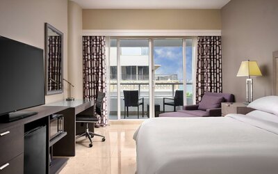 DoubleTree by Hilton Grand Hotel Biscayne Bay