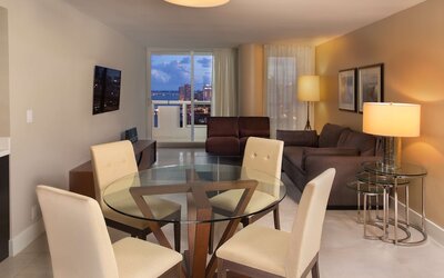 DoubleTree by Hilton Grand Hotel Biscayne Bay