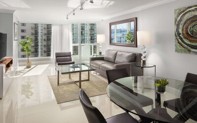DoubleTree by Hilton Grand Hotel Biscayne Bay