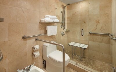 DoubleTree by Hilton Grand Hotel Biscayne Bay