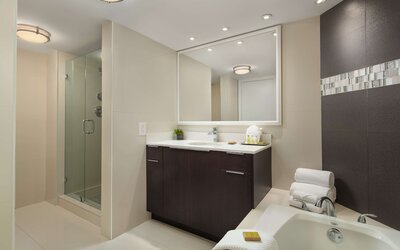 DoubleTree by Hilton Grand Hotel Biscayne Bay