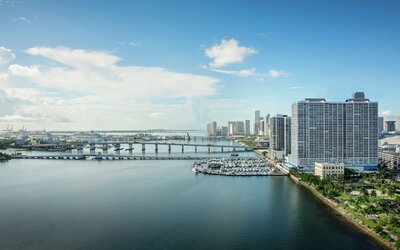 DoubleTree by Hilton Grand Hotel Biscayne Bay
